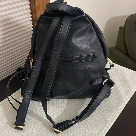 Vegan leather backpack - Picture 2 of 7